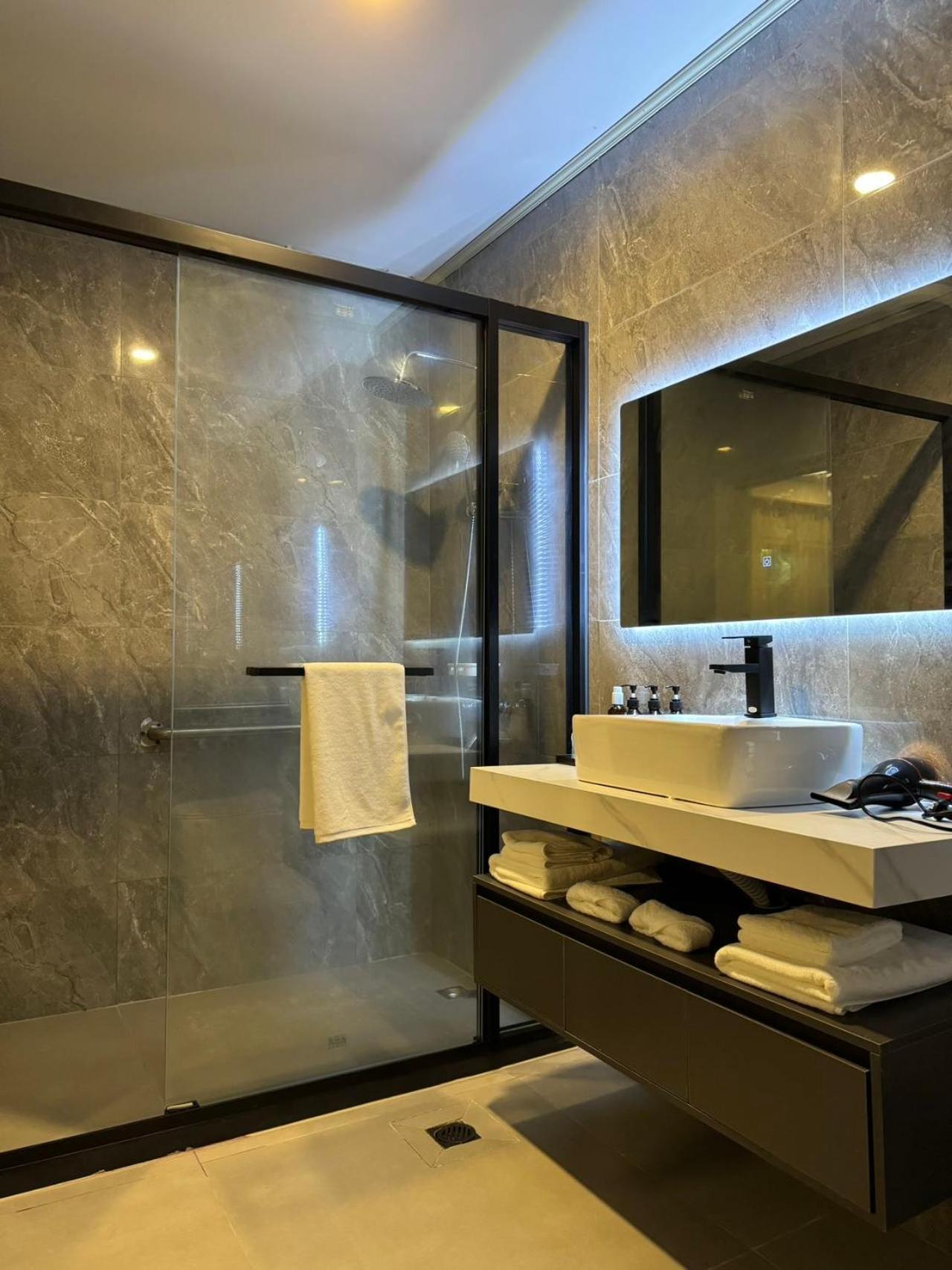 Water Bay Hotel Saipan Гарапан Екстериор снимка